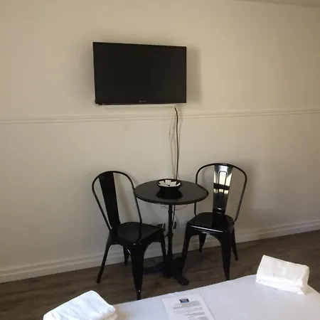 Dans L'hyper Centre * بوردو