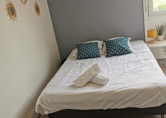 Dans L'hyper Centre * بوردو