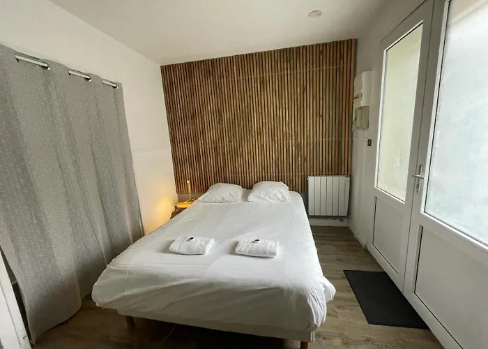 Dans L'hyper Centre * Μπορντό